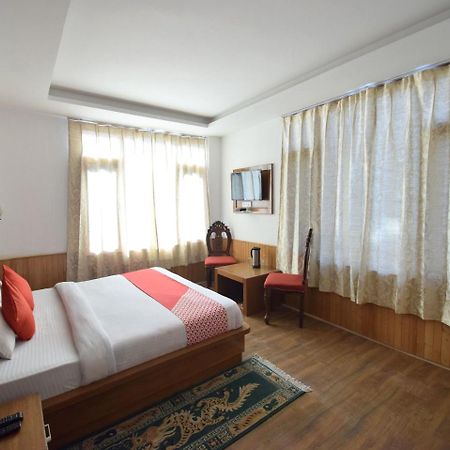 Oyo 10255 Hotel Red Apple Manāli Exteriör bild